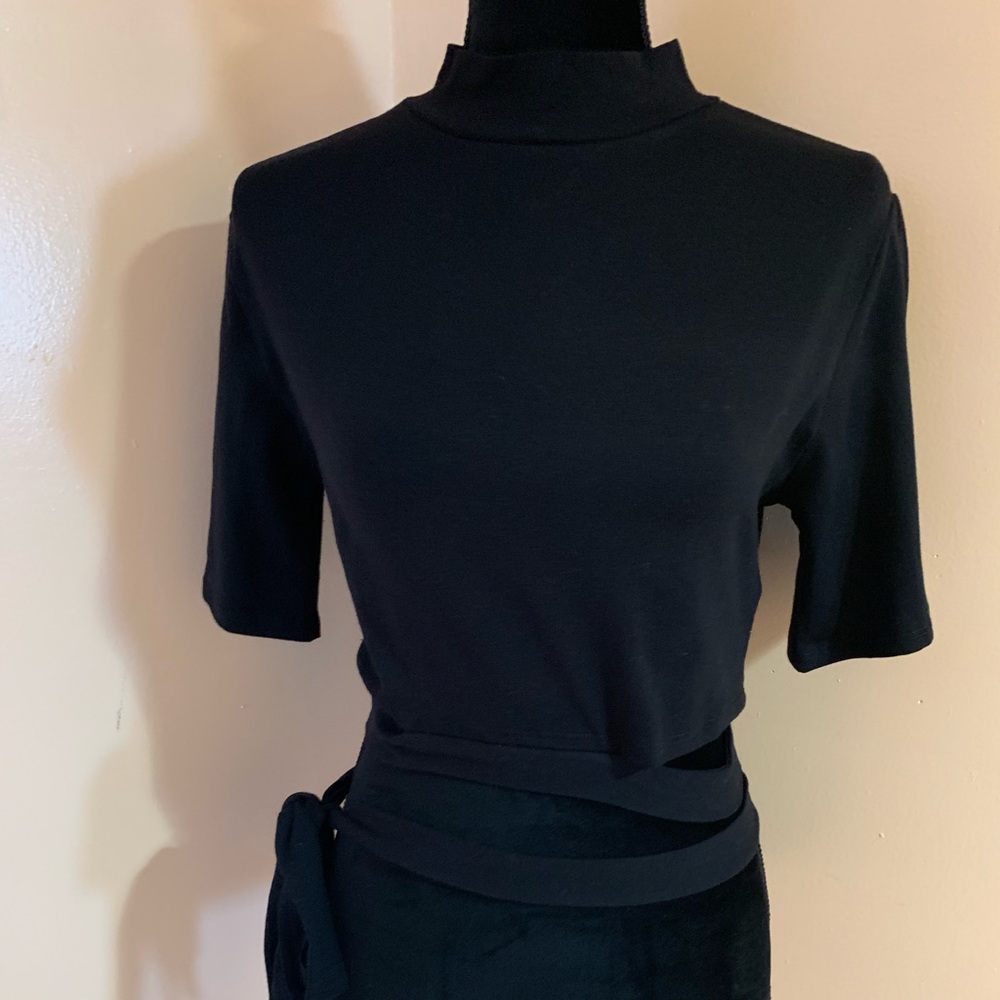 Black crop top